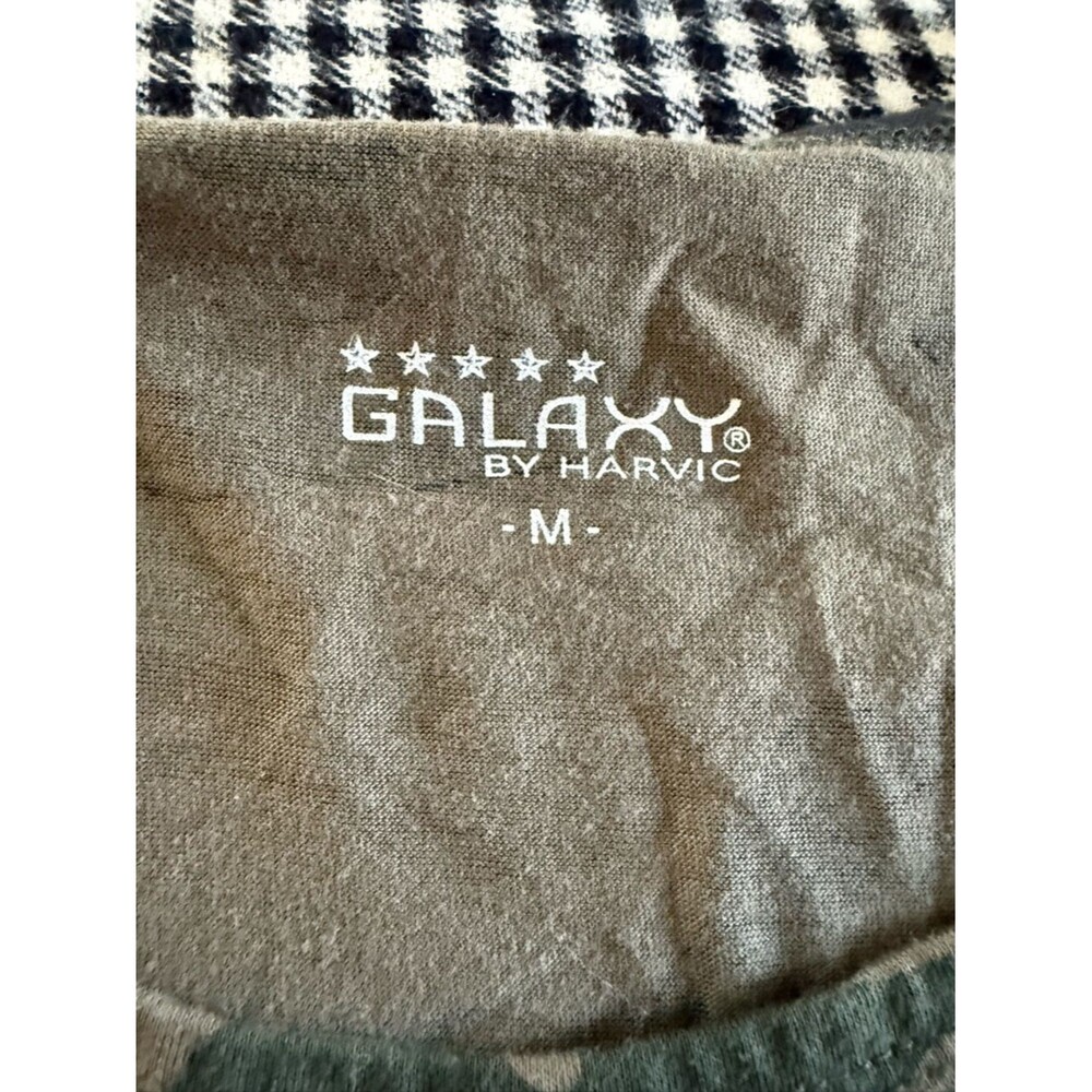 Galaxy By Harvic Olive Green Camouflage Top Mens Medium - Picture 2 of 5